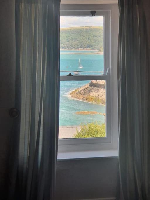 Arvonia Sleeps 7, Sea Views, Dog Friendly Villa New Quay  Exterior photo