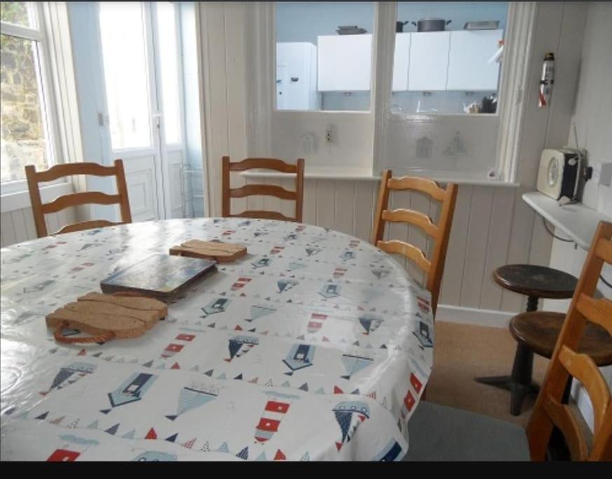 Arvonia Sleeps 7, Sea Views, Dog Friendly Villa New Quay  Exterior photo
