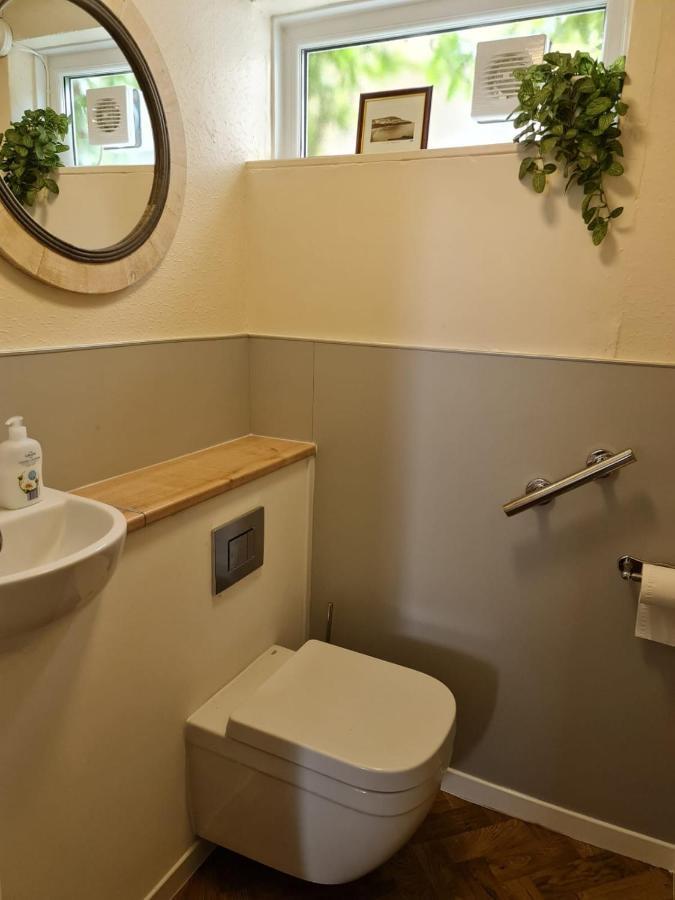 Arvonia Sleeps 7, Sea Views, Dog Friendly Villa New Quay  Exterior photo